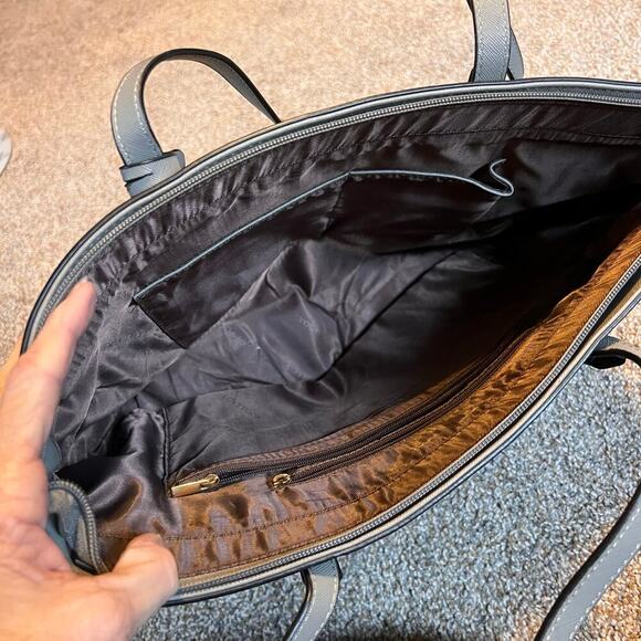 LoveVook Gray Shoulder Bag. PU Leather.  Zip Closure, Front and Inside Pockets. - Picture 7 of 8